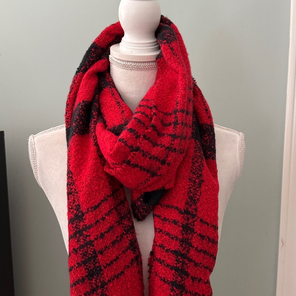 Red and Black Plaid Blanket Scarf - Picture 3 of 4